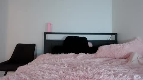 Queen Lola XXX online show from June 23, 8:44 am