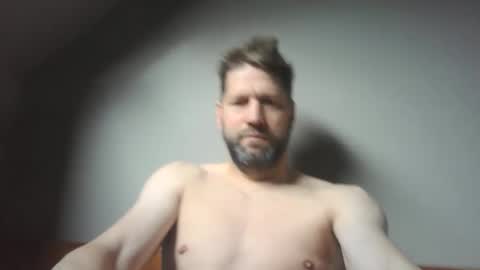 bubblebee1982 online show from June 6, 5:57 am