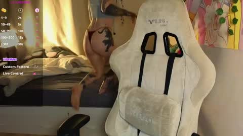 bunnykelly online show from May 28, 6:55 am