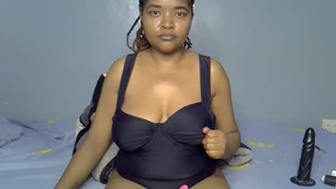 busty kenzi online show from June 13, 6:40 pm