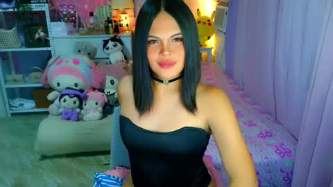 Mia online show from July 7, 7:23 am
