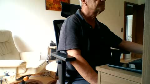 camcologne online show from June 15, 11:46 am