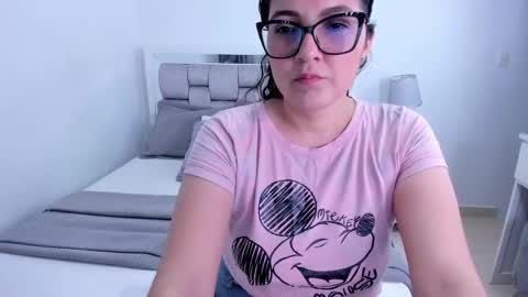 Camila buitrago online show from May 20, 11:44 pm