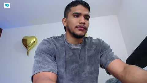 camilo_contre21 online show from May 19, 5:42 pm