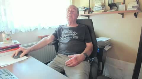 Cammee online show from July 19, 1:25 pm