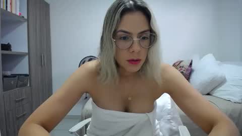 Candy Dowson online show from May 6, 8:26 pm