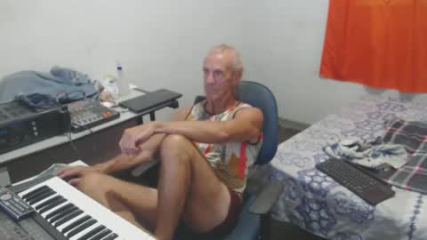 carlos online show from May 7, 1:56 am