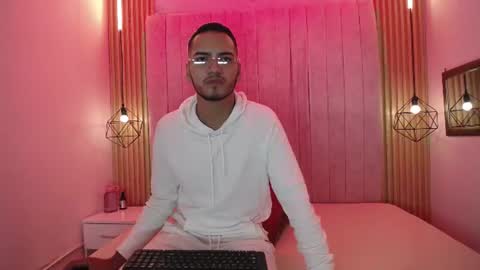 carolinaysebas online show from June 9, 1:55 pm