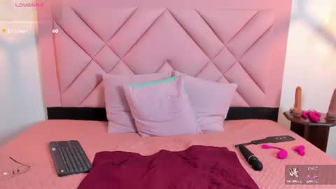 caroline daring online show from July 4, 1:37 pm