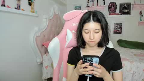 cherrycute666 online show from August 2, 7:10 am