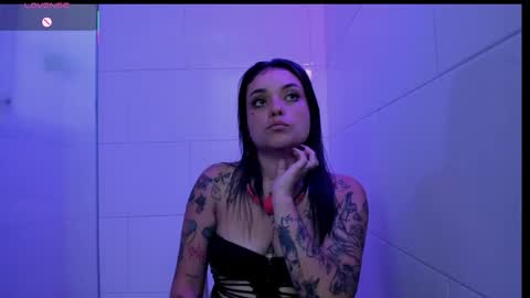 Chloeallennn  online show from May 21, 4:02 pm