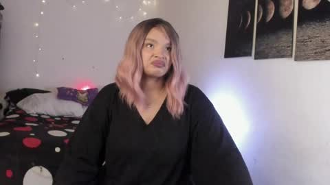 chloe_kisses online show from May 11, 11:28 am