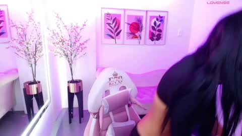 Chloe  online show from May 27, 12:13 pm