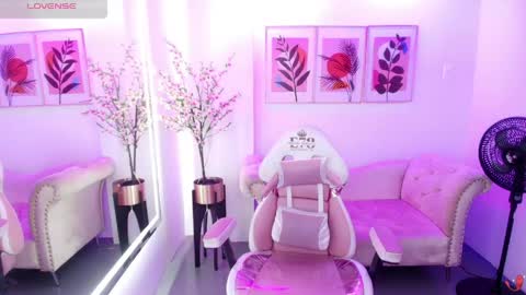 Chloe  online show from May 20, 12:11 pm