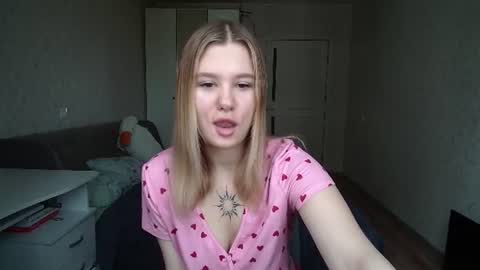 Chloe online show from July 2, 5:01 am