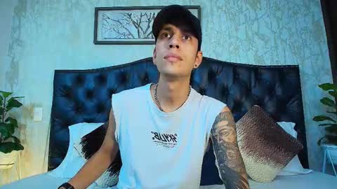 ChrisG online show from October 4, 11:46 pm