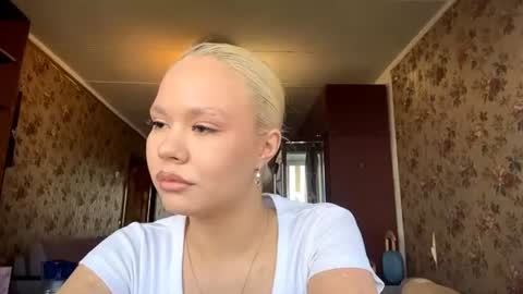 claudettelayel online show from July 15, 11:04 am