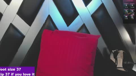 lady cloe person online show from May 15, 3:48 am