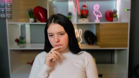 colla_white online show from February 20, 10:45 pm
