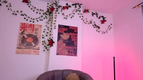 Coralie Bronson online show from June 20, 12:28 am