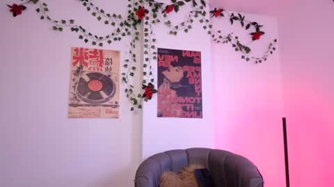 Coralie Bronson online show from June 17, 11:32 pm