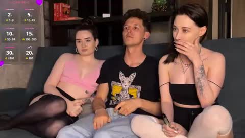 Alex and Mia online show from June 17, 5:07 pm