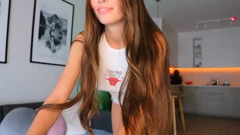 Valeri  Val    online show from July 24, 3:53 pm