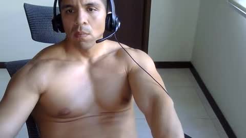 crispin_789 online show from October 28, 10:11 pm