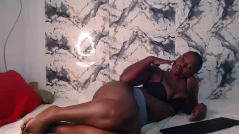 curvyj255 online show from June 24, 11:12 pm