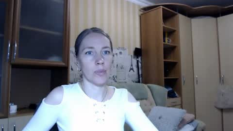 cute_lion_ online show from June 16, 1:15 pm