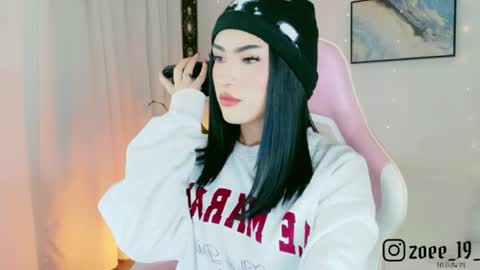 Zoe  online show from June 23, 3:36 am