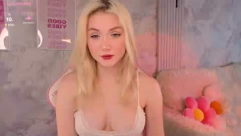 HelloMy name Eva online show from July 4, 5:00 am