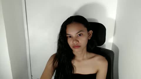 cutiee_lily2 online show from May 27, 1:34 am