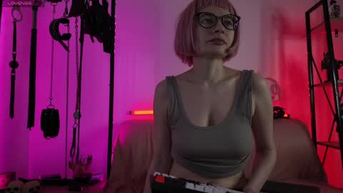 Lily Goddess online show from May 31, 5:39 am