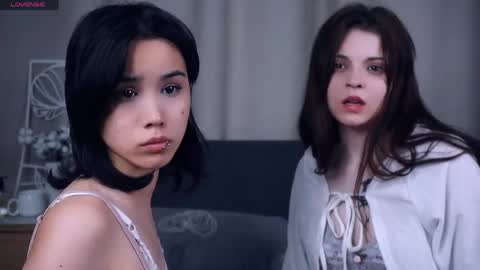 Aoi and Lily best friends online show from May 31, 8:35 am