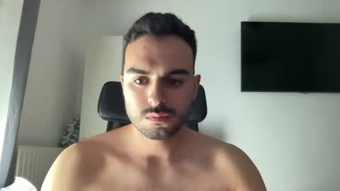 daniel_3827 online show from June 30, 1:21 pm
