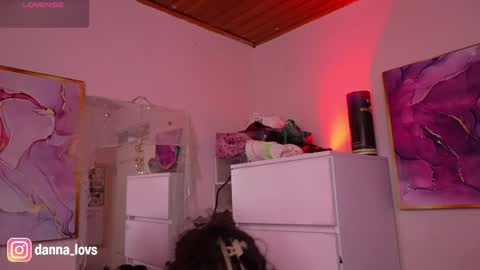 Danna Lovs online show from May 31, 1:10 pm