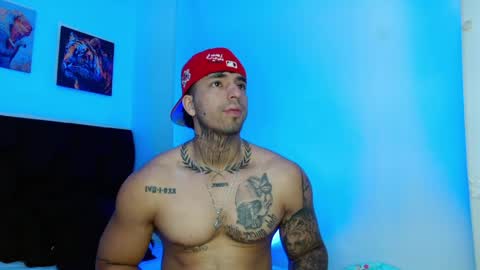 Darius Phoenix  online show from May 15, 8:49 pm