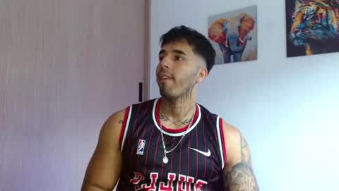 Darius Phoenix  online show from June 13, 6:40 pm
