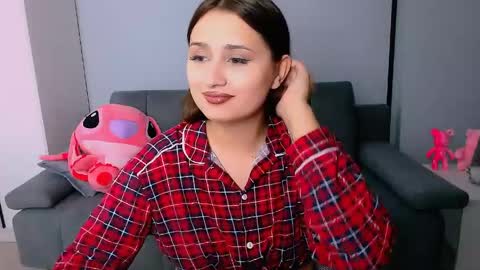 Amelie online show from May 22, 6:14 pm