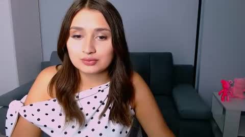 Amelie online show from July 7, 4:44 pm