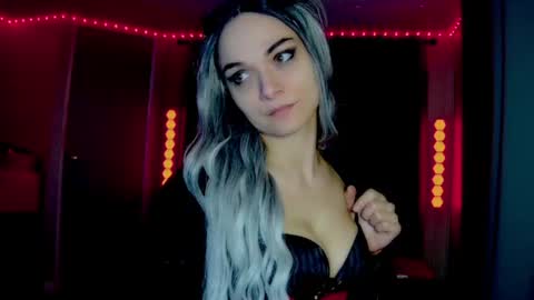 roseredgoddess online show from June 12, 1:15 am