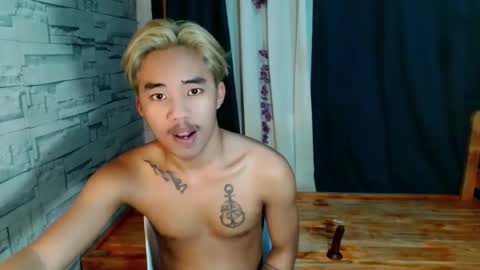 dave_boyyy online show from May 12, 6:33 am