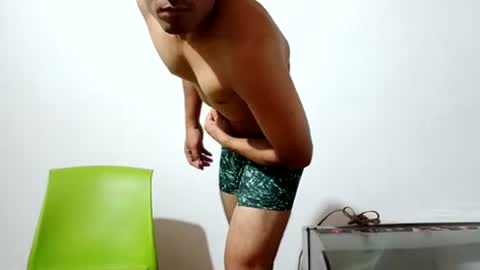 dayner_r online show from August 1, 5:53 am