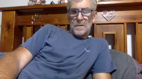 deanofflove2210 online show from February 8, 10:18 am
