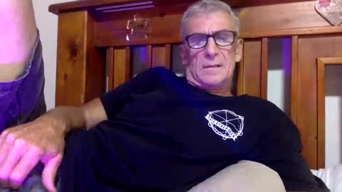 deanofflove2210 online show from January 26, 2:03 am