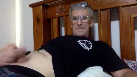 deanofflove2210 online show from February 25, 7:20 am