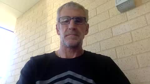 deanofflove2210 online show from February 6, 4:42 am