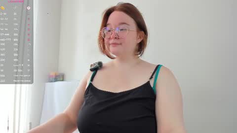 DeboraDebbieDee online show from August 3, 5:20 am