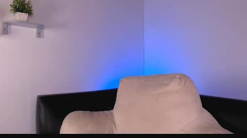  DEIVY  online show from May 2, 10:37 pm